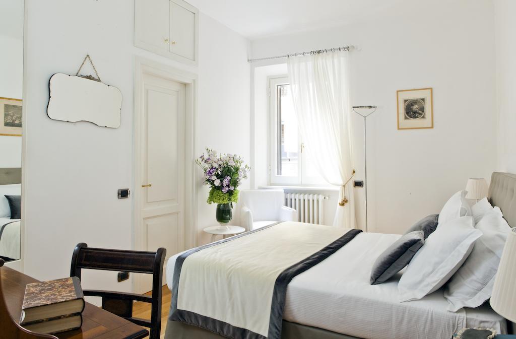 Garibaldi Suites Piazza Di Spagna روما الغرفة الصورة